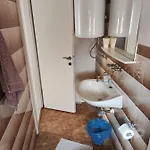 Small For 2 With Free Parking Apartment *